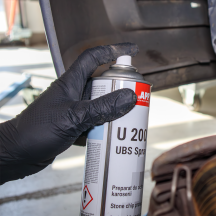 Protection anti-gravillon en bombe APP U200 UBS Spray - Pour bas de caisse et carrosserie, recouvrable, 500 ml