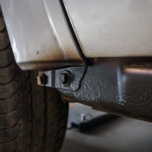 Preparat bitumiczny w sprayu do zabezpieczania podwozia APP B100 Autobit | 500 ml | czarny
